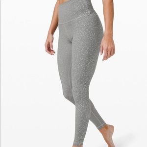 Lulu Lemon Align 28”